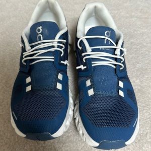 On Running, CLOUD 5, great condition!